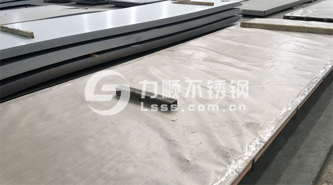 不鏽（xiù）鋼熱（rè）軋板精包（bāo）裝