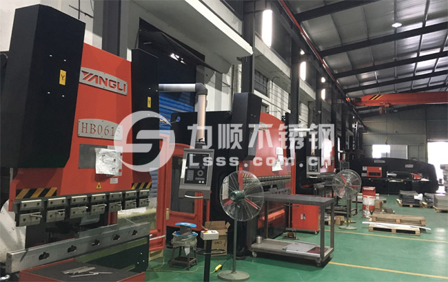 折彎加（jiā）工車間