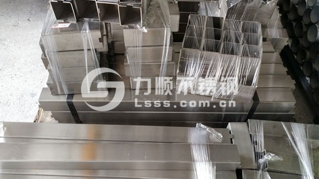 激光切（qiē）割（gē）方管 激光切管機