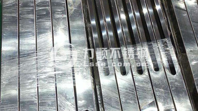 激光切割(gē)鋼管加工