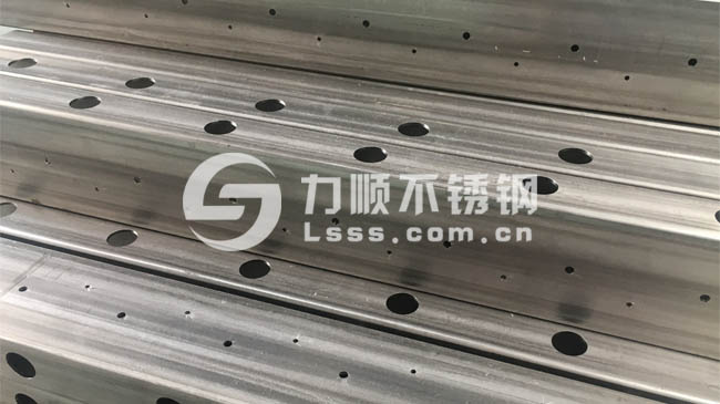 激光切割加工 激光(guāng)切方管