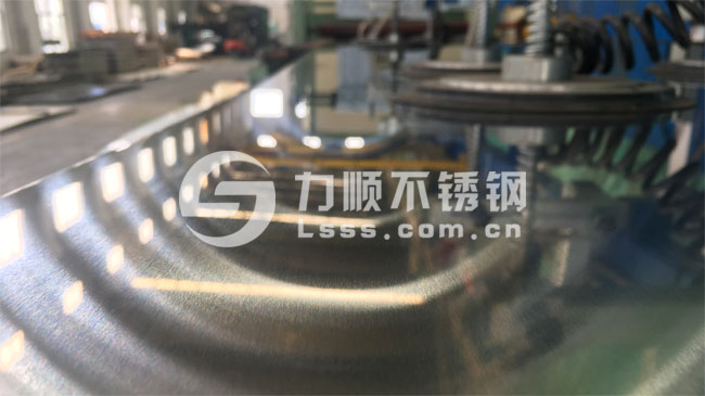 熱軋不鏽鋼板（bǎn）油磨拉絲效果圖