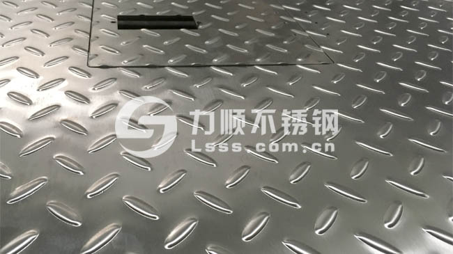 不鏽鋼（gāng）平台,不鏽鋼防（fáng）滑平台,不鏽鋼花紋板