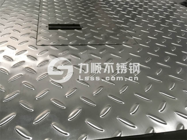 無（wú）錫不鏽鋼防滑平台_不鏽鋼花紋