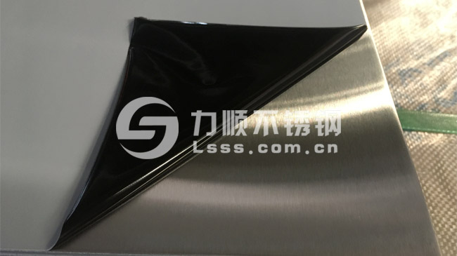 拉絲貼膜加工,不鏽(xiù)鋼拉絲板