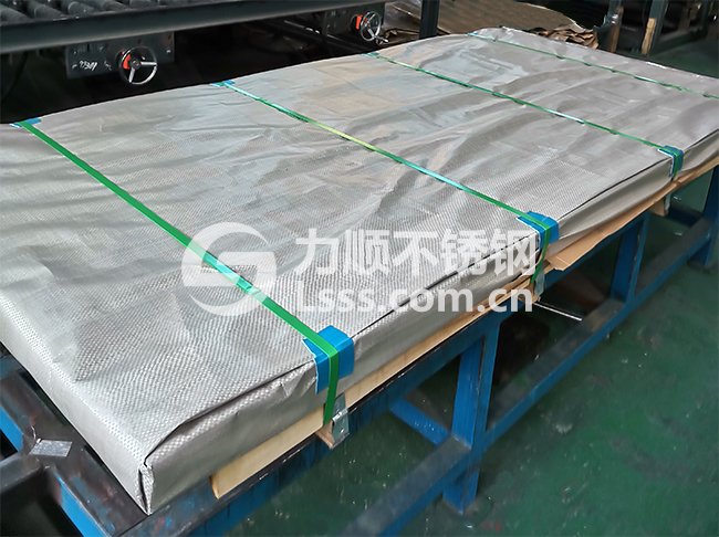 拉絲板包裝(zhuāng) 不鏽鋼拉(lā)絲板保護不(bú)劃傷