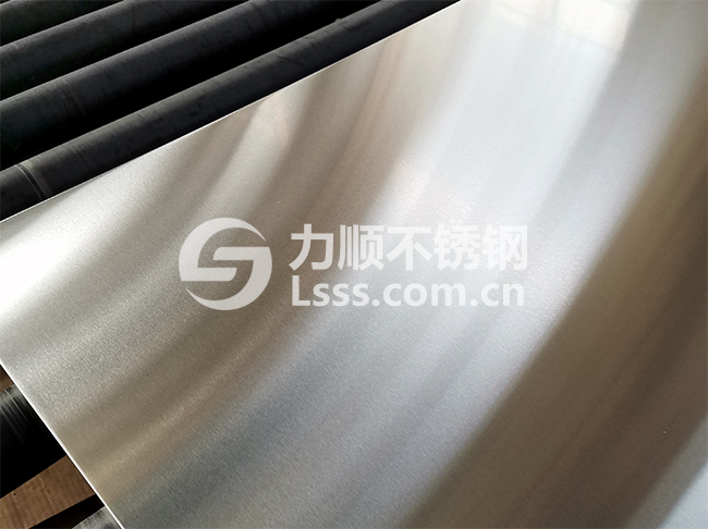 不鏽鋼拉絲板_304油（yóu）磨拉絲板