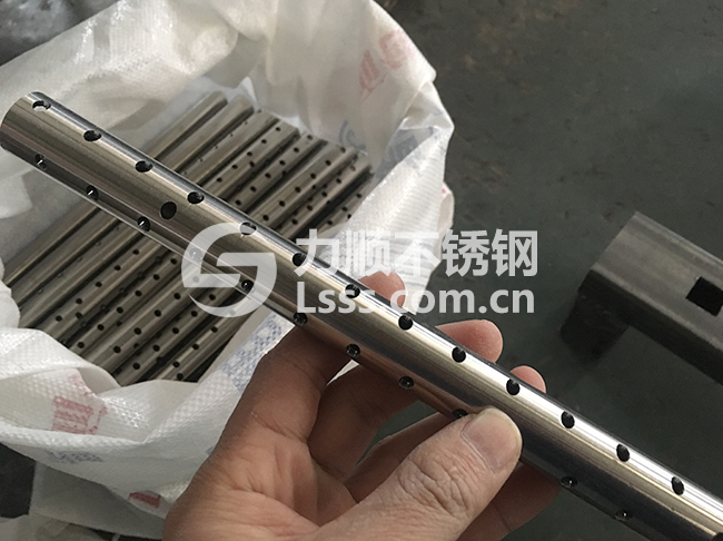 不鏽鋼管切孔 激光切（qiē）割鋼管 不